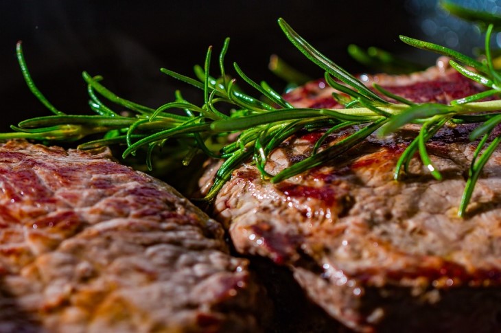 How to cook old meat so that it melts in your mouth: a special marinade will help – a penny trick of housewives meat