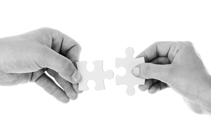 Hidden Enmity: 7 Common Phrases That Contain a Bad Attitude Towards the Interlocutor hands