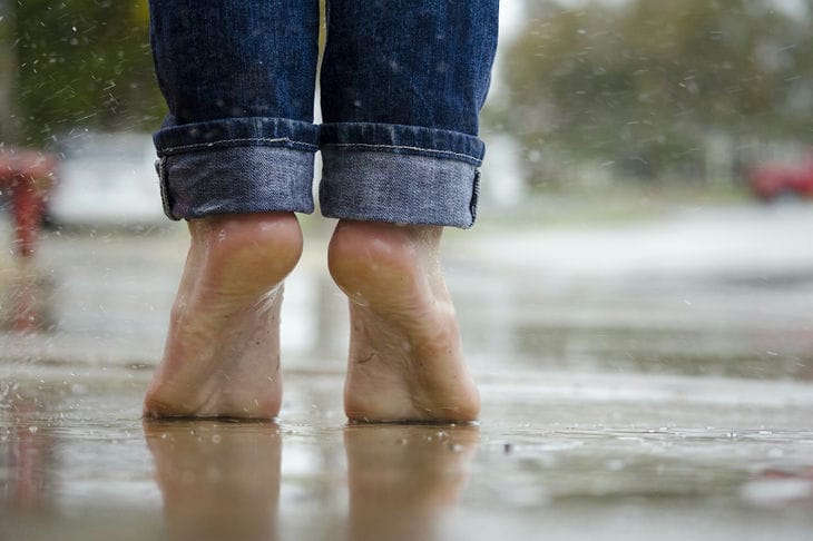 How to Get Rid of Cracked Heels: What the Experts Say legs