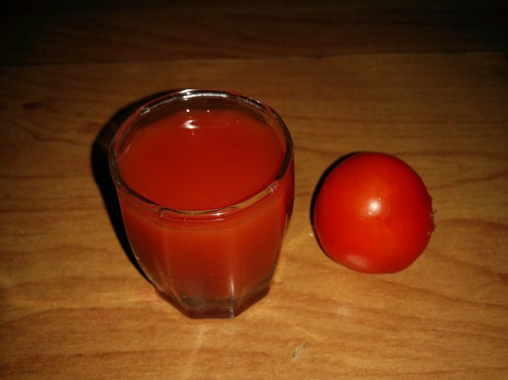 A Tasty Addition to Any Side Dish: Tomato Sauce with Mushrooms - A Simple Recipe glass, tomato