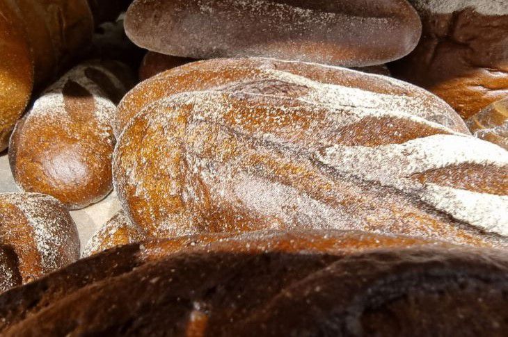 “As if just out of the oven”: how to refresh stale bread – a trick from smart cooks bread