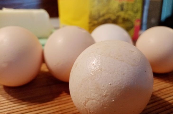 Which eggs should never be bought in supermarkets: even if they are fresh eggs