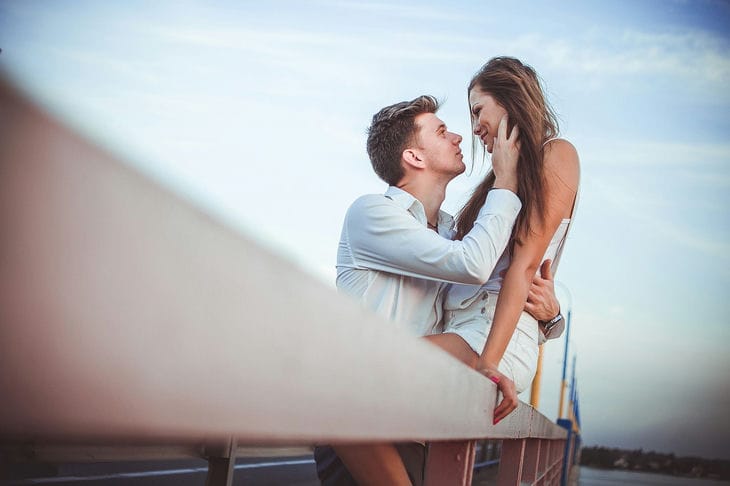6 Signs That a Man Is Pathologically Jealous pair