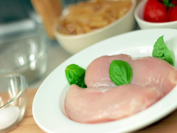 For those who are losing weight: PP-chicken breast cutlets with cottage cheese - a dietary dish meat, plate