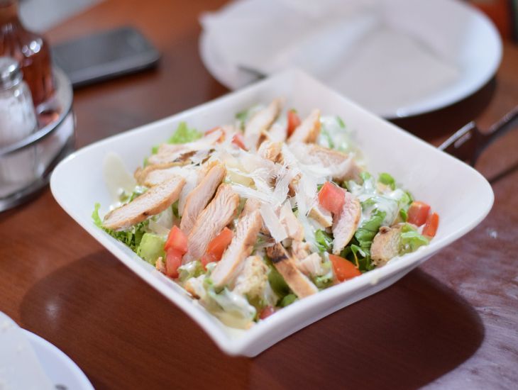Not all fast food is bad: options that will benefit the body - try them salad