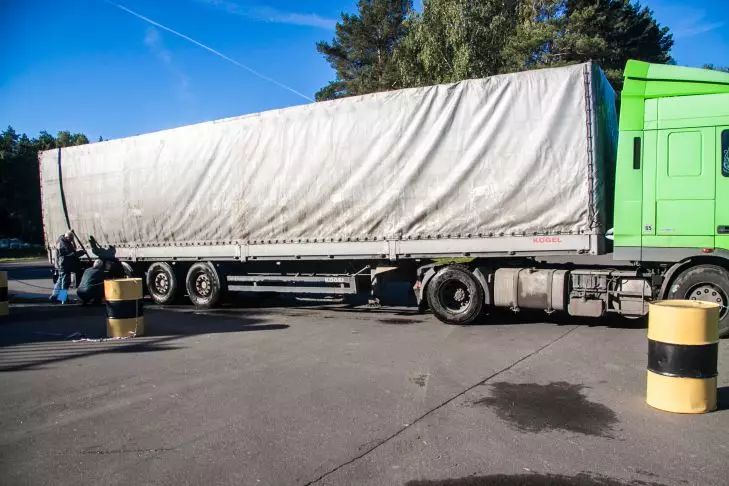 Estonia to introduce full customs control on border with Russia from August 8 automobile
