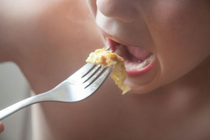 Why Do We Eat When We Don't Feel Hungry? 5 Reasons Human