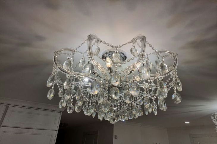Chandelier for the living room: recommendations for choosing chandelier