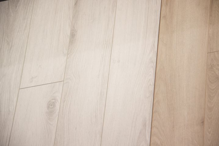 These 2 ways will help you keep your floors clean while painting your walls: take note floor