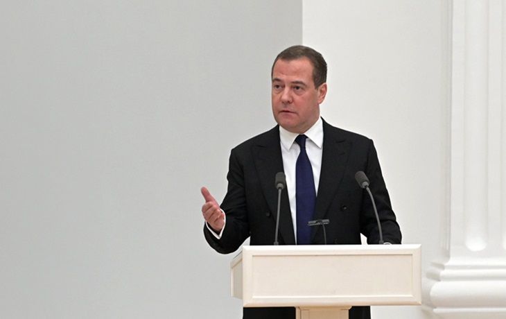 Dmitry Medvedev called for forcing migrant children in schools to do one thing Medvedev