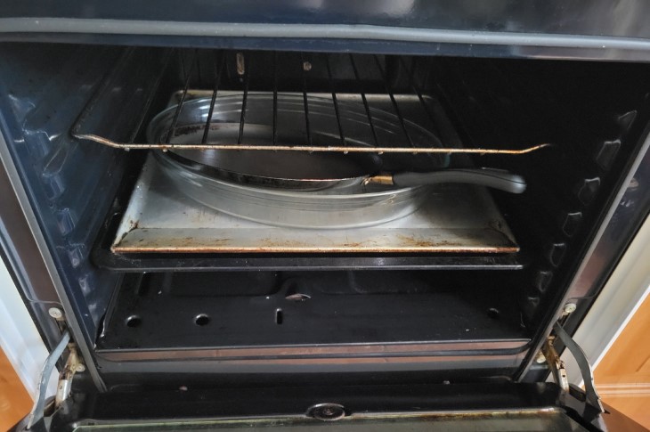 Housewives were shown the real function of the oven grate oven
