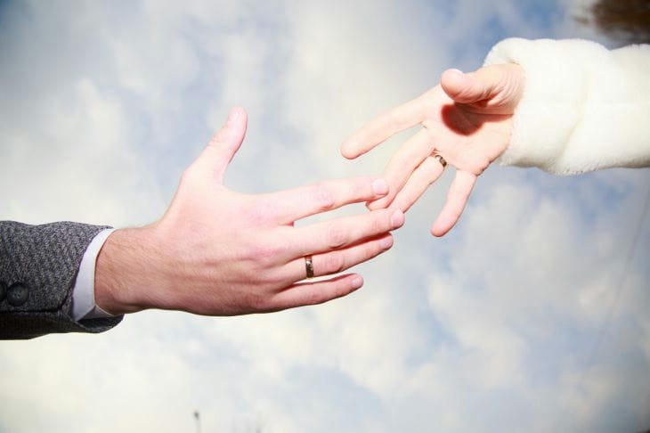 How to Make a Man Marry You: 4 Psychological Tricks hands
