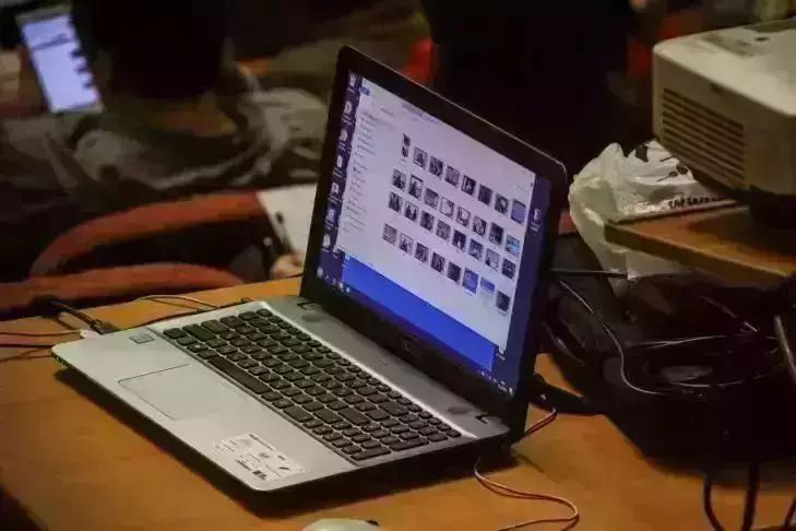 Fraudsters have begun to look for fake people on dating sites and in games computer