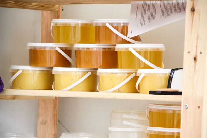 Just one product will help you distinguish natural honey from fake: it is in every kitchen honey