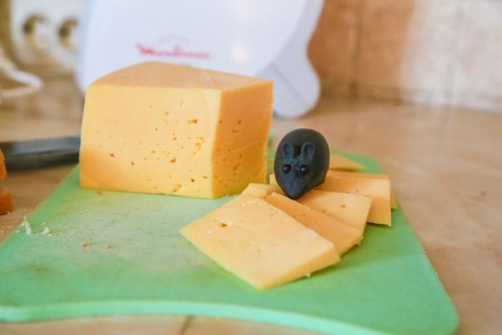 Can You Eat Food After Cutting Off Mold: Dangerous Myths and Helpful Tips secret