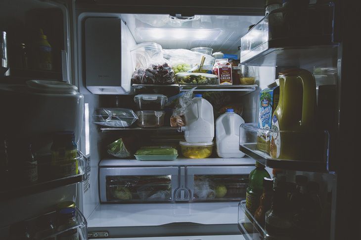 Why do you want to eat at night: the main reasons Refrigerator