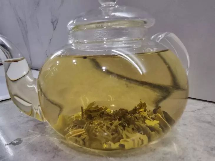 Lemons, honey or raspberry tea: which products really help with illness tea